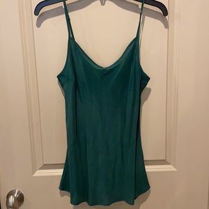 J. crew 💯 silk tank top hunter green size Medium